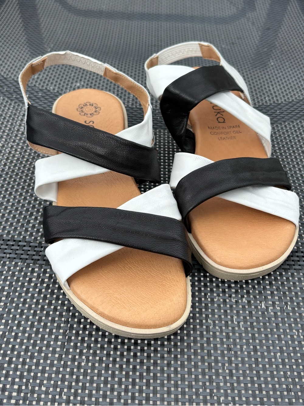 Made in Spain Soruka Comfort Gel Leather Black & White Crisscross Sandals
